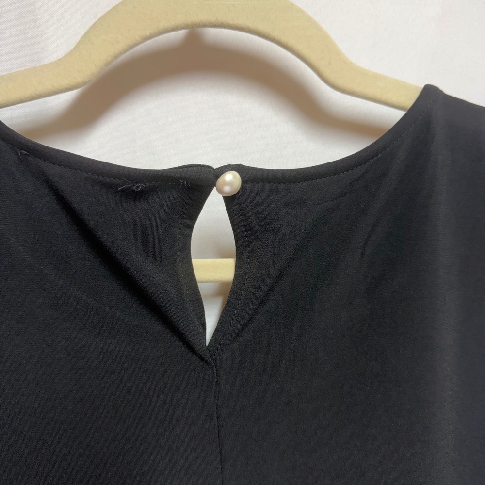 Zenana Black Sleeveless Pleated Neck Keyhole Back Blouse Top Womens 1X Office - Picture 5 of 8